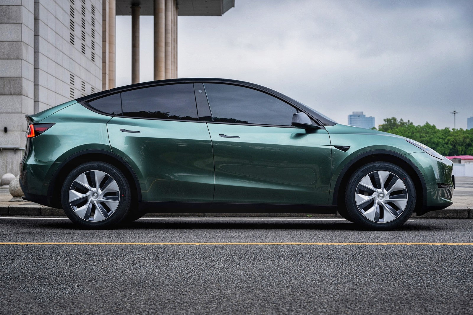 4008 - Liquid Metallic Alpine Green