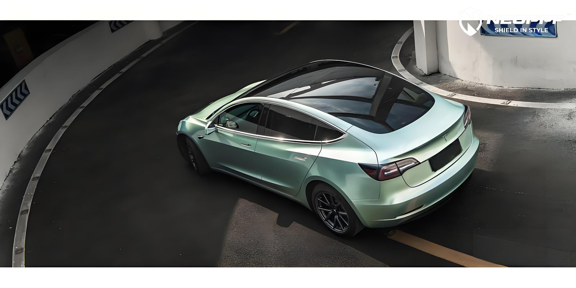 4009 - Liquid Metallic Grace Green